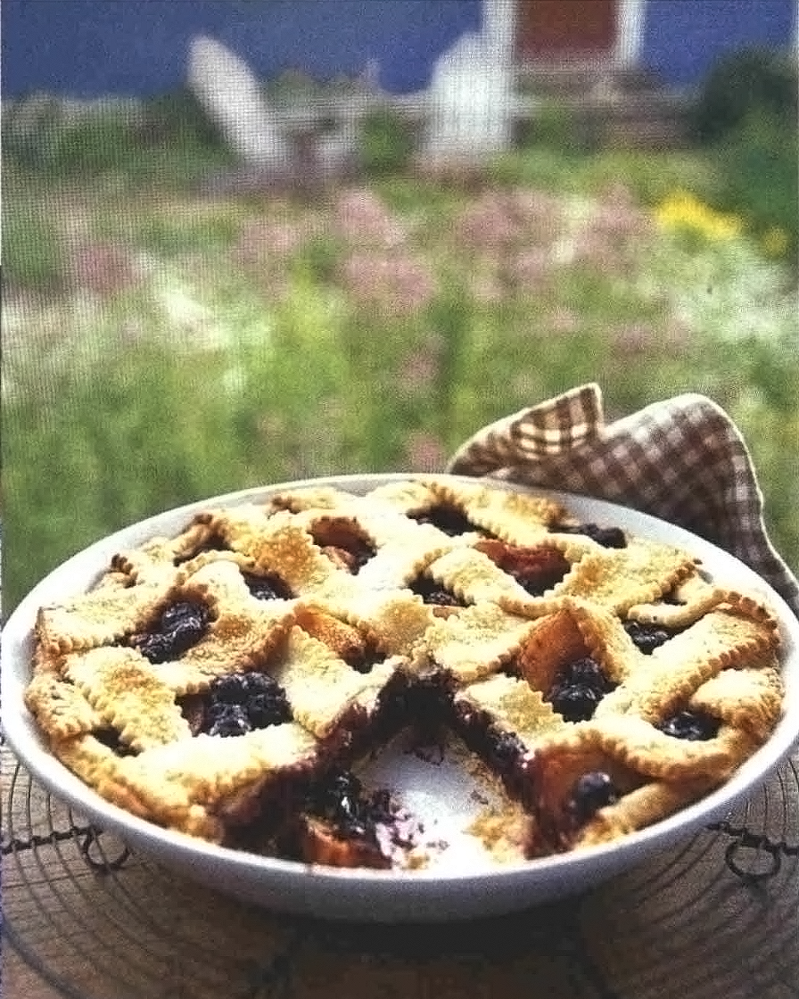blueberry and peach pie