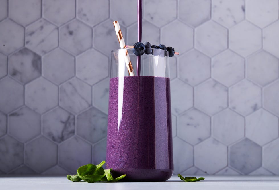 blueberry smoothie with spinach