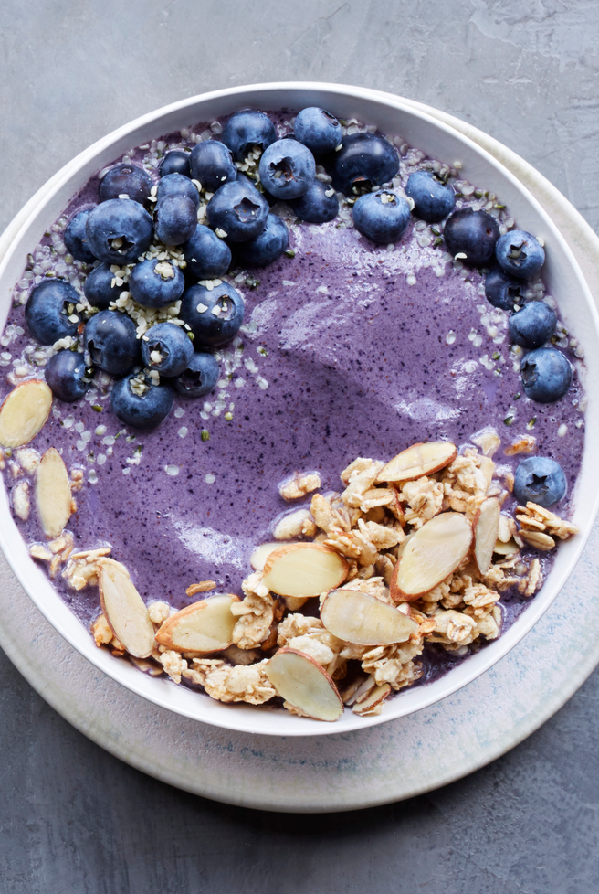 blueberry smoothie bowl