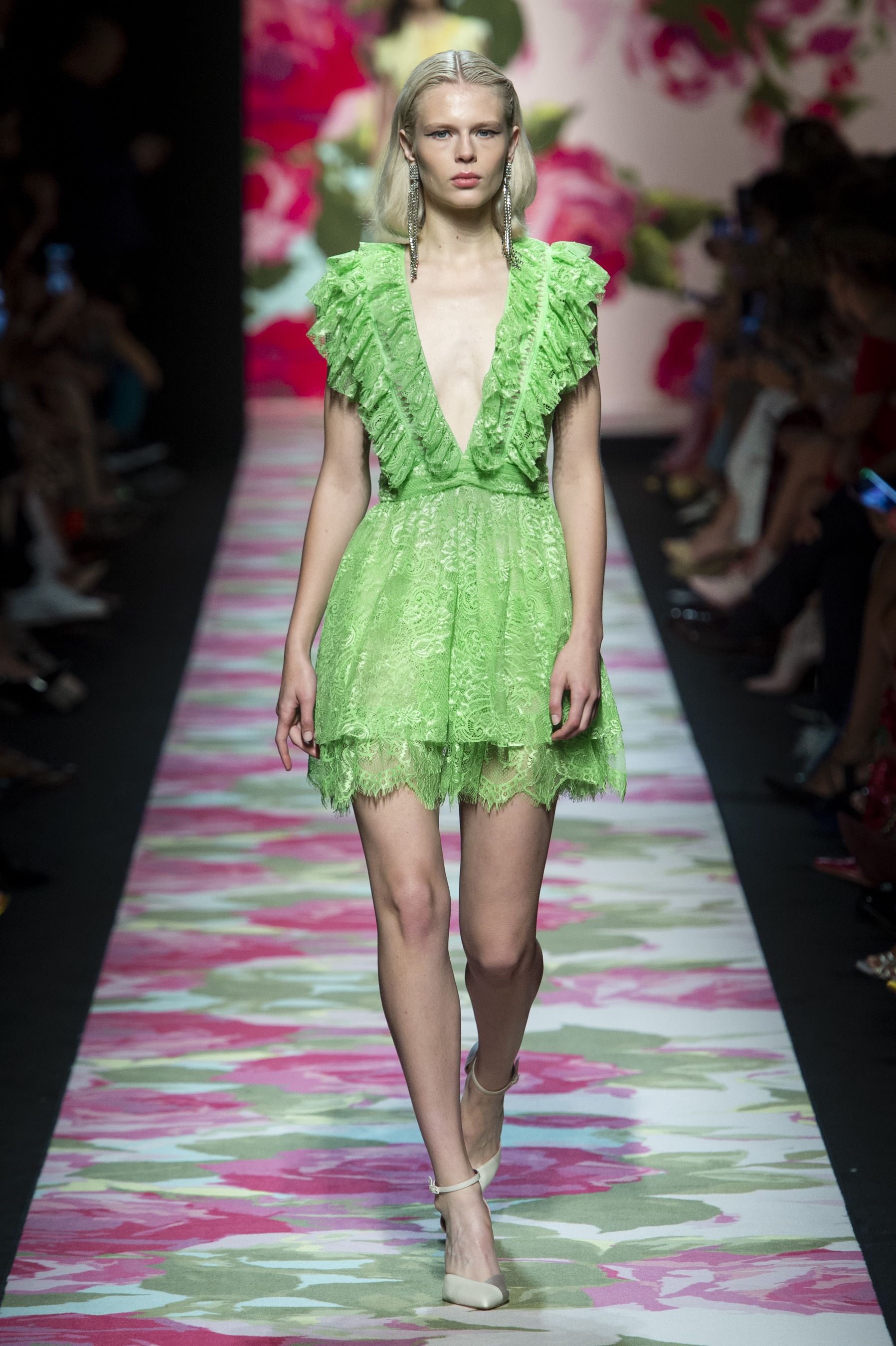 Blumarine - 新品未使用Blumarine花柄 ブルマリン　高級　イタリア　背中見せ BLUMARINE」（ブルマリン）｜2020春夏コレクション