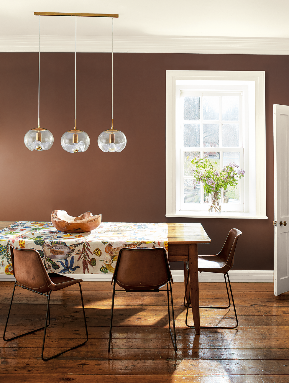 leather saddle brown