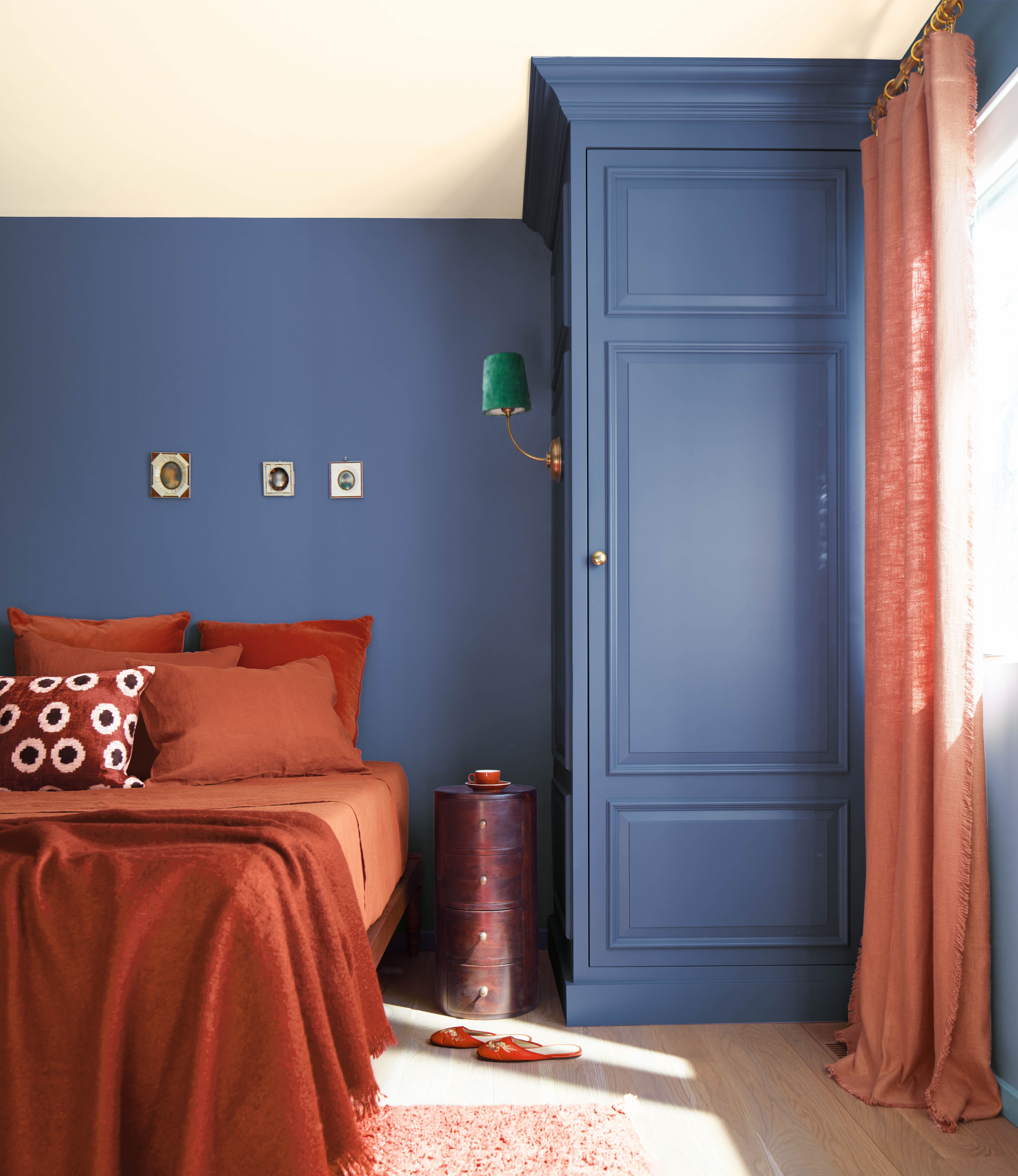 Benjamin Moore S 2024 Color Of The Year Is Literally Out Of This World   Bm Fk Ct24 B08 Bluenova Srgb 6526dc0953925 