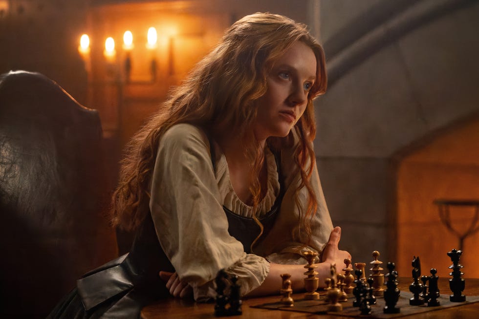 Harriet Slater como Ellen Mackenzie