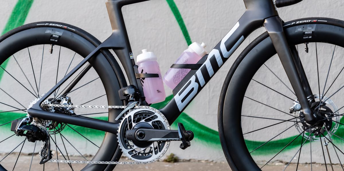 BMC’s Teammachine R 01 Is a Radical Looking Race Bike—But Does It Have Wings?