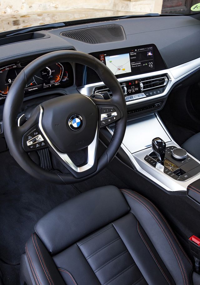 BMW 320d - interior