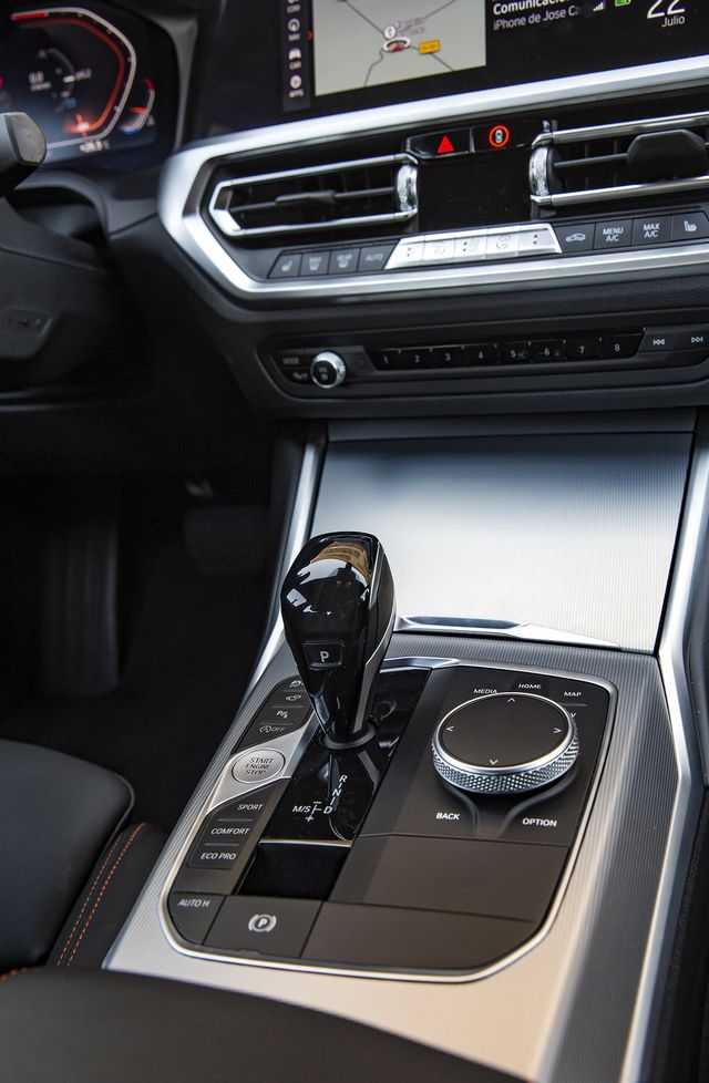BMW 320d - detalle interior