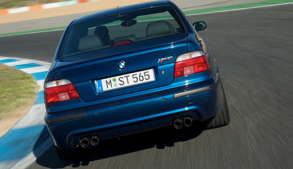 bmw-m5-e39-05-67371dcd4846e.png