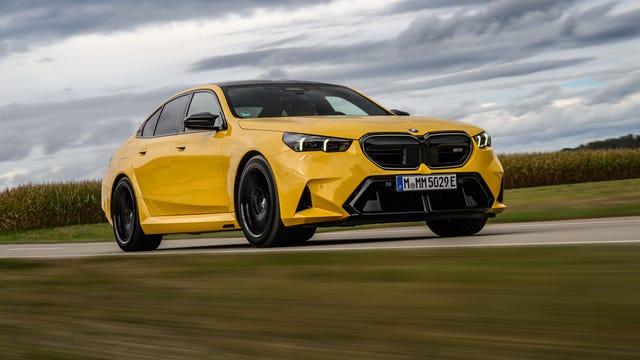 bmw-m5-speed-yellow-015-67e52f11256bc.jpg