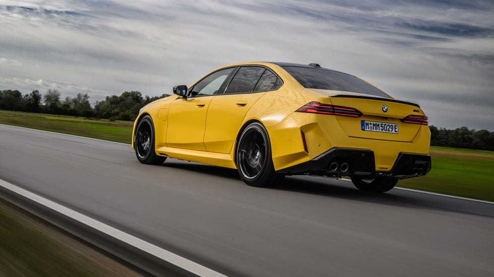 bmw-m5-speed-yellow-028-672b3776cf1a1.jpg