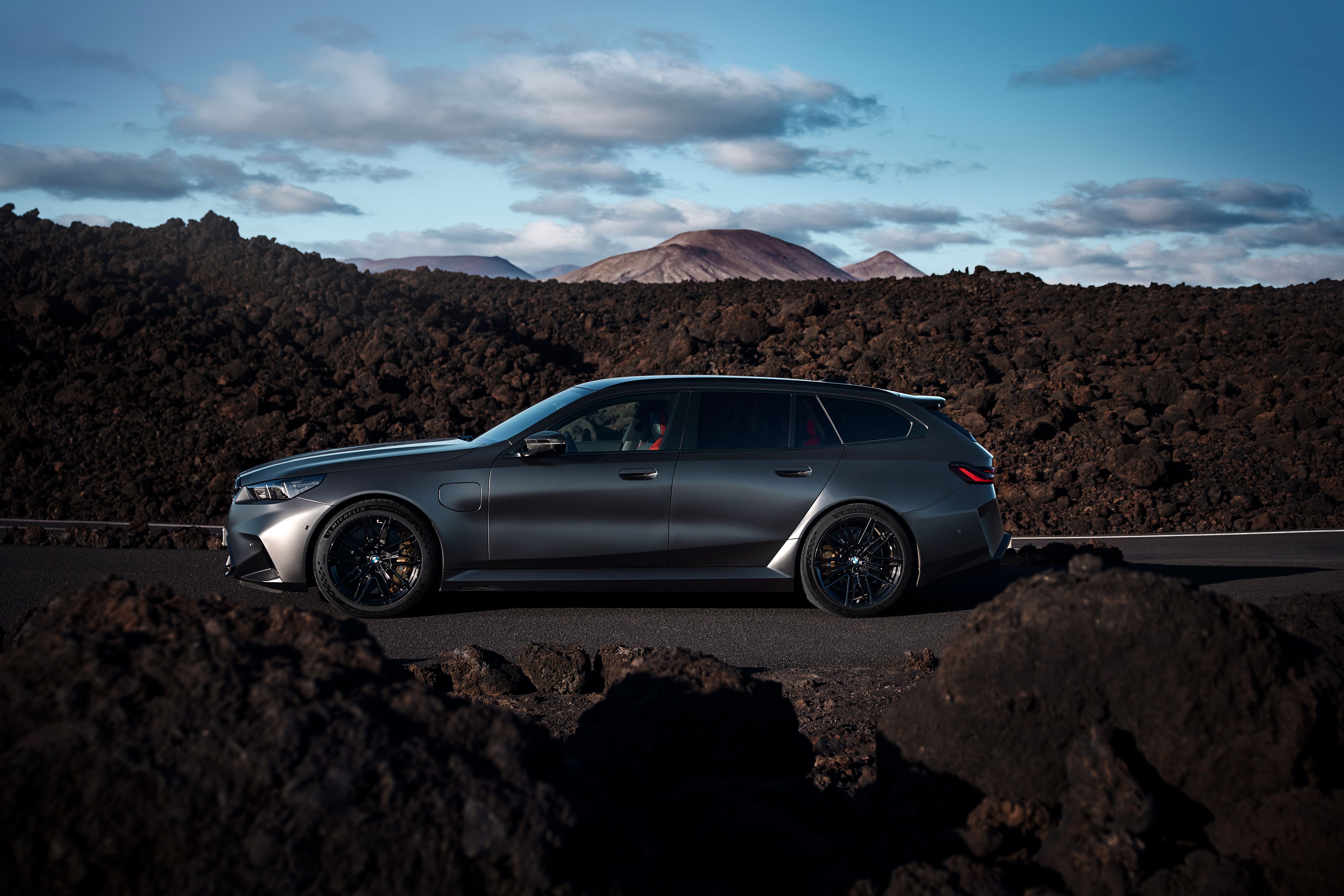 Bmw hybrid wagon discount