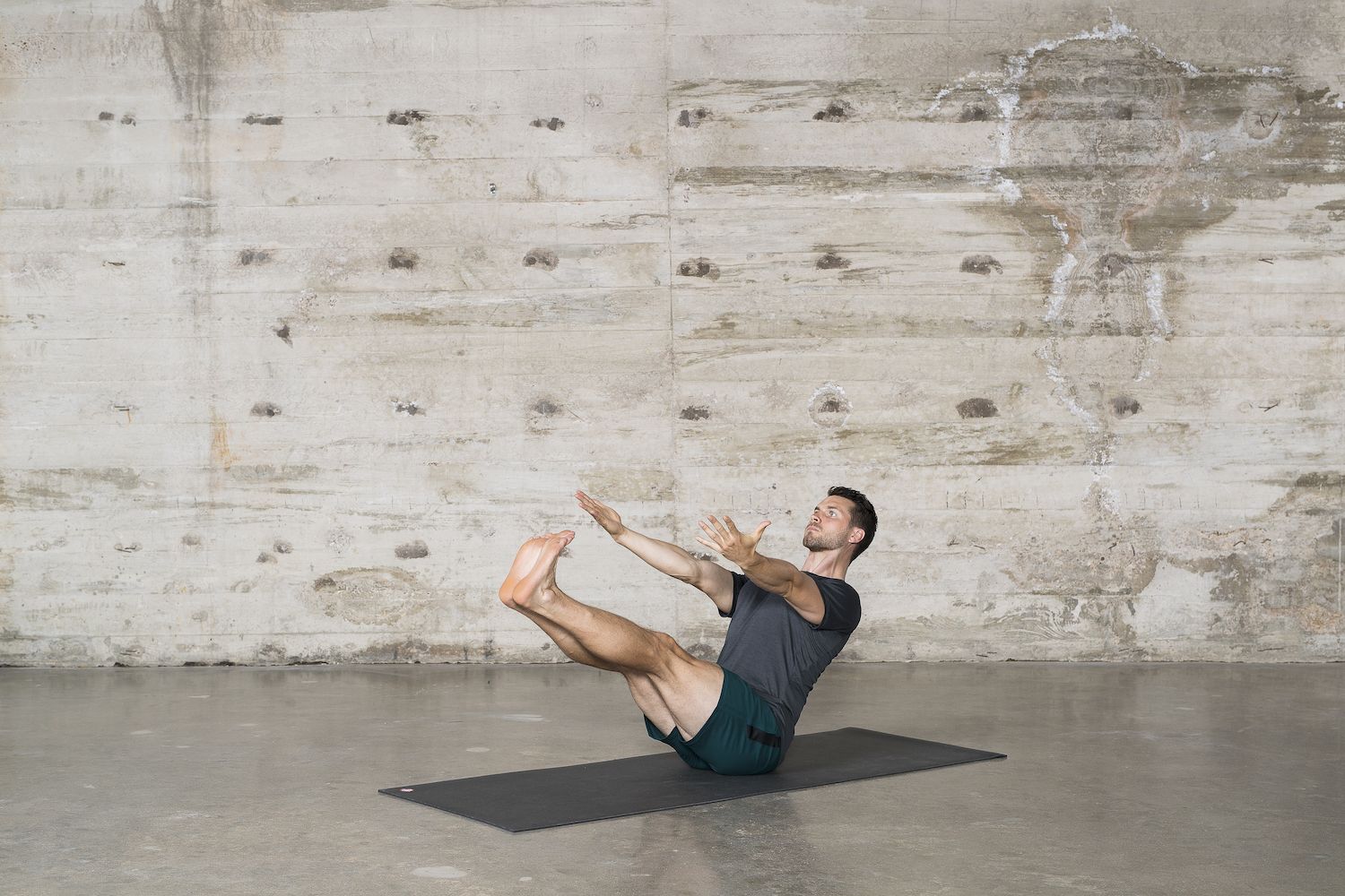 7 benefits of yoga for men - Ekhart Yoga