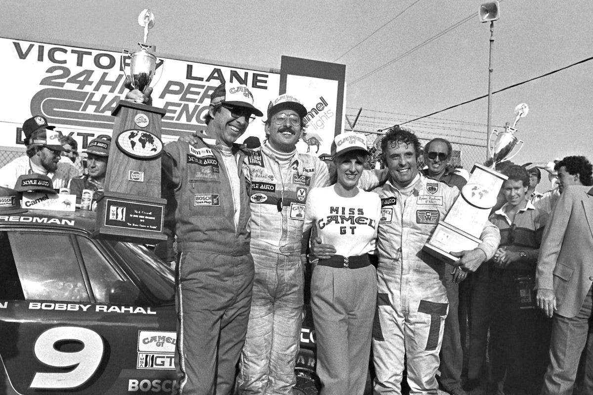 Brian Redman (R) at 1981 Daytona 24 Hours, with Bob Garretson (L) and Bobby Rahal.