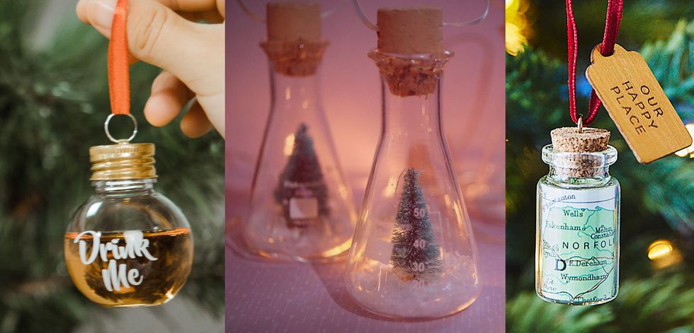 le palline di natale non possono essere sempre le stesse, ogni anno è bello aggiungere decorazioni natalizie per addobbare l'albero con ironia 20 idee pop