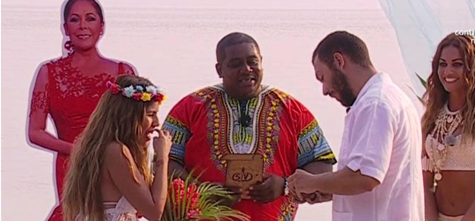 Chabelita Alberto Isla 'boda' en Honduras ante una foto de Isabel Pantoja
