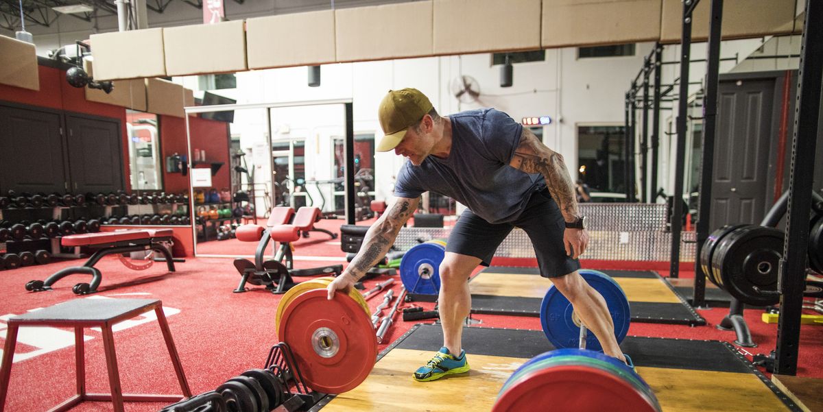 How Much Weight Men Should You Be Able to Deadlift to Be Strong