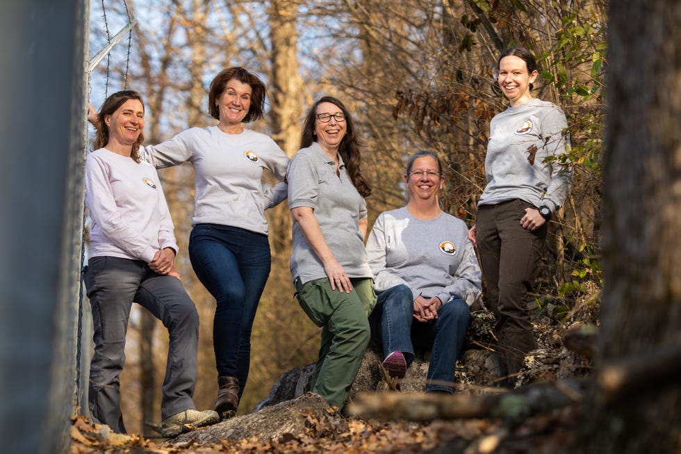women of the body farm group photo at the edge of the william bass forensic anthropology building property on march 08, 2021 photo by steven bridgesuniversity of tennesseefrom left, giovanna vidoli, joanne devlin, dawnie steadman, lee meadows jantz, mary davis