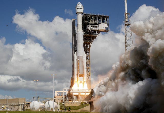 boeing starliner launches manned test flight to international space station