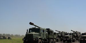 2s22 bohdana leads parade followed by ukrainian 2s7 pion artillery in august 2018