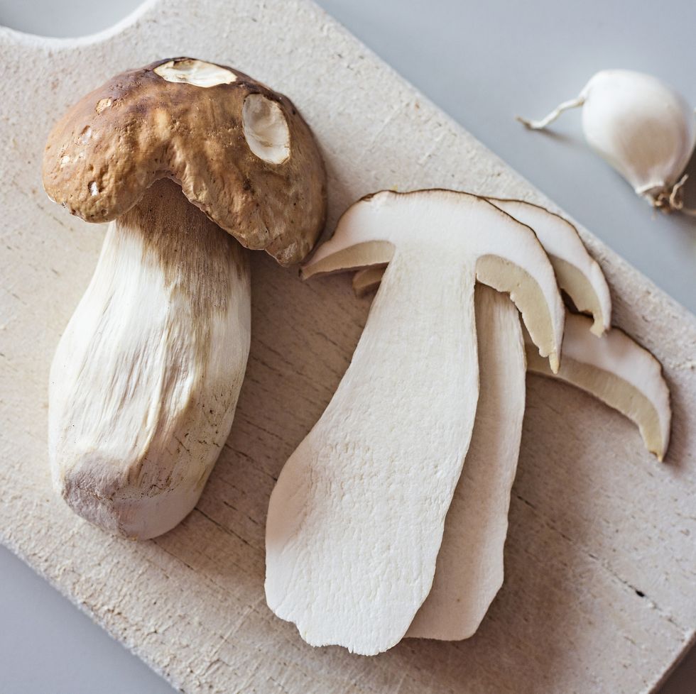 boletus edulis mushroom on cutting board