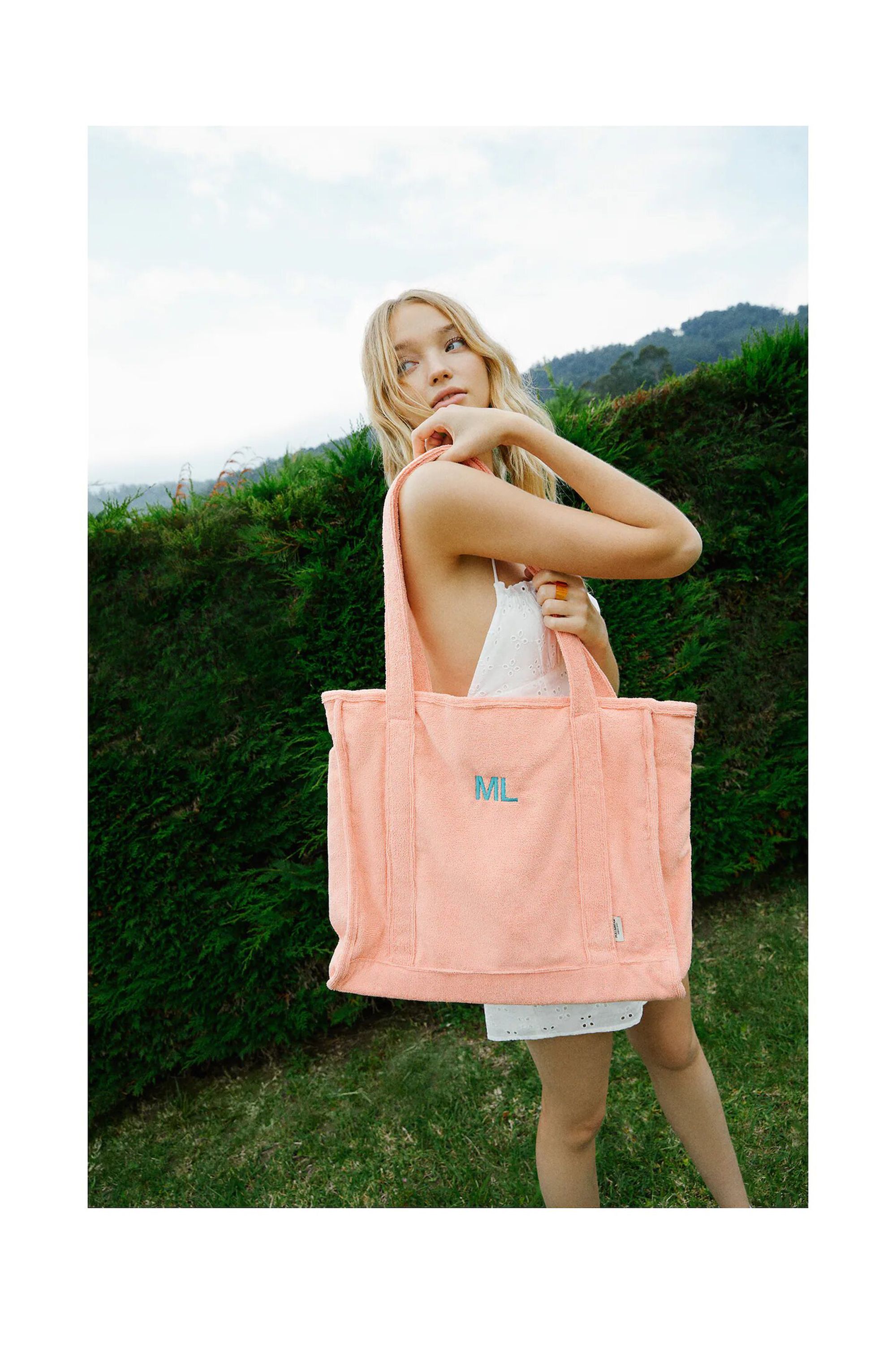 Pull&Bear lanza un bolso 'shopper' personalizable