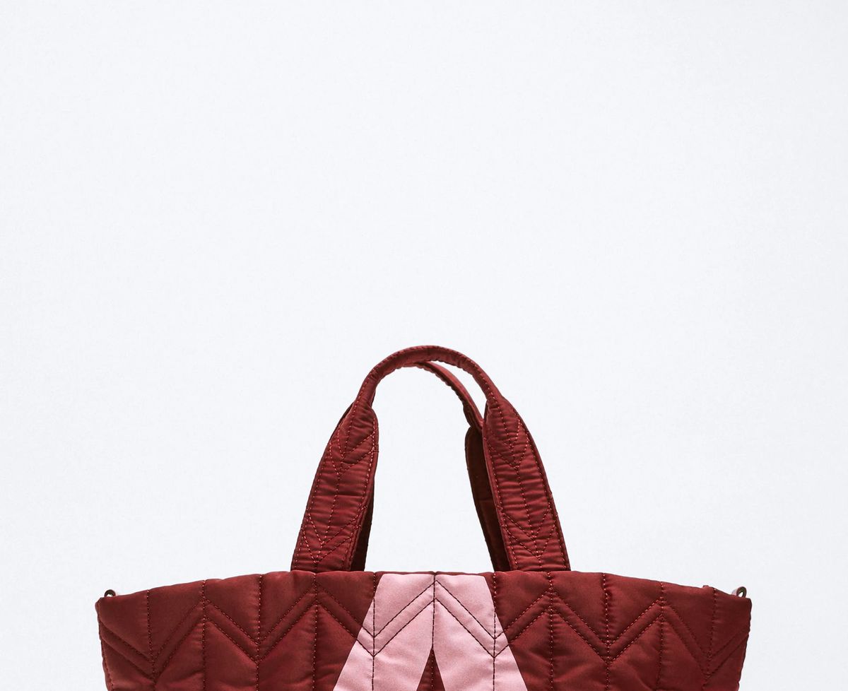 bolso 'shopper' personalizable una inicial de Zara