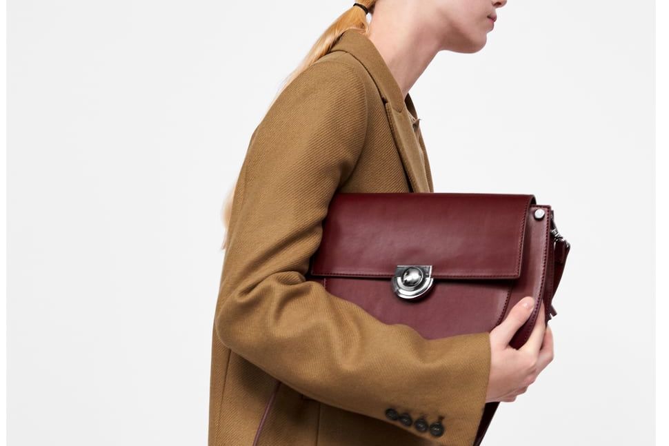 Zara tiene el bolso perfecto para ir a trabajar El último de Zara es todo que una 'fashionista' necesita
