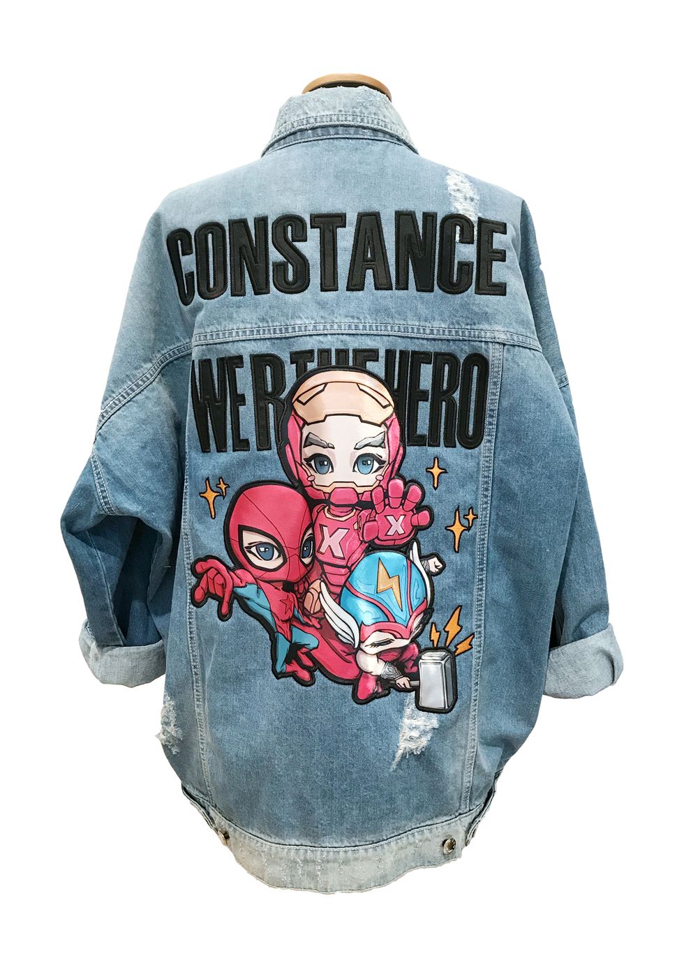 I nuovi bomber e le giacche di jeans Constance.C by Wendy Zhou, giovane designer cinese trapiantata a Milano, sono la tua prossima ossessione, il pezzo perfetto per completare i look primavera estate 2018.