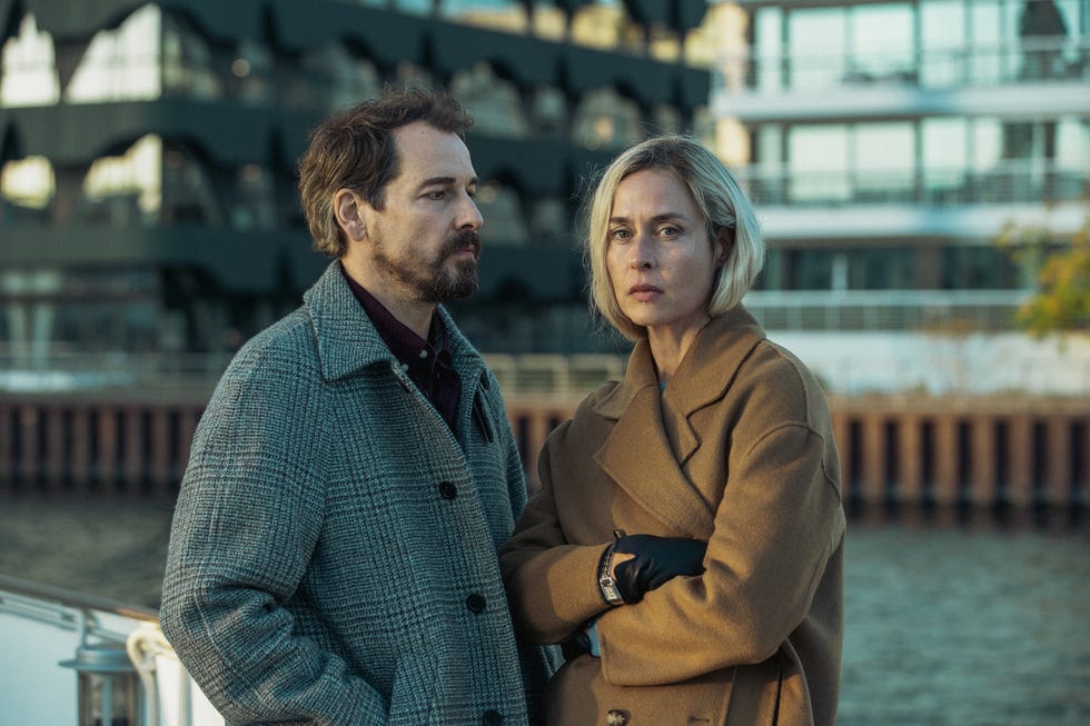 bone palace. susanne wolff as meret schafer, felix kramer as simon schafer in bone palace. cr. courtesy of netflix © 2024