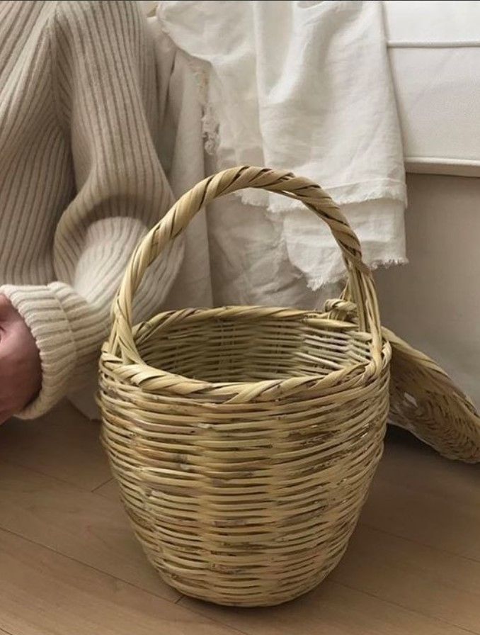 Basket, Wicker, Storage basket, Flower girl basket, Home accessories, Hamper, Picnic basket, Gift basket, 