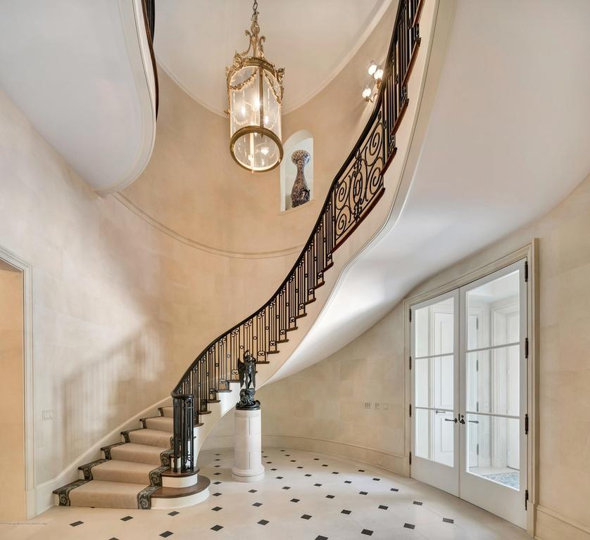 casa cantante jon bon jovi cerca nueva york escalera de caracol con forjado de hierro