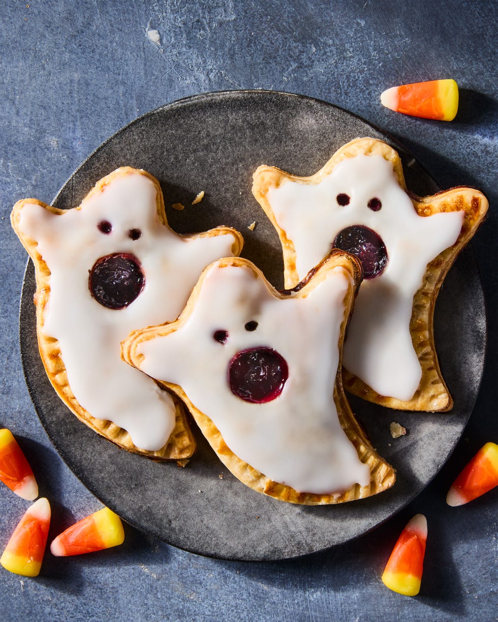 mini hand pies decorated like ghosts
