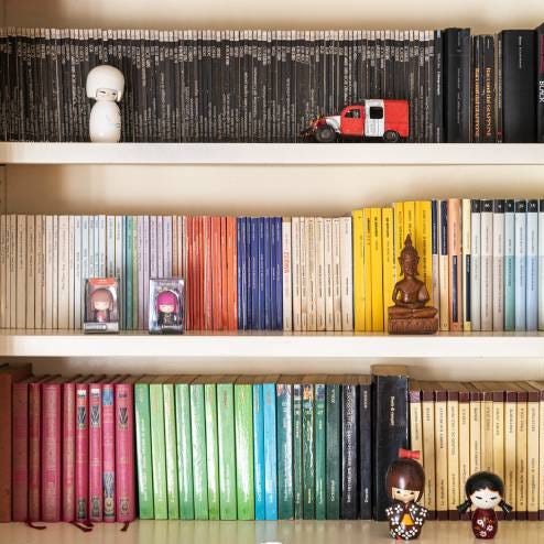 16 ways to organise your books for practicality and aesthetic