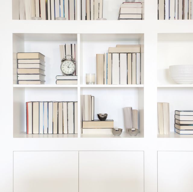 How To Decorate With Books, According To Interior Designers
