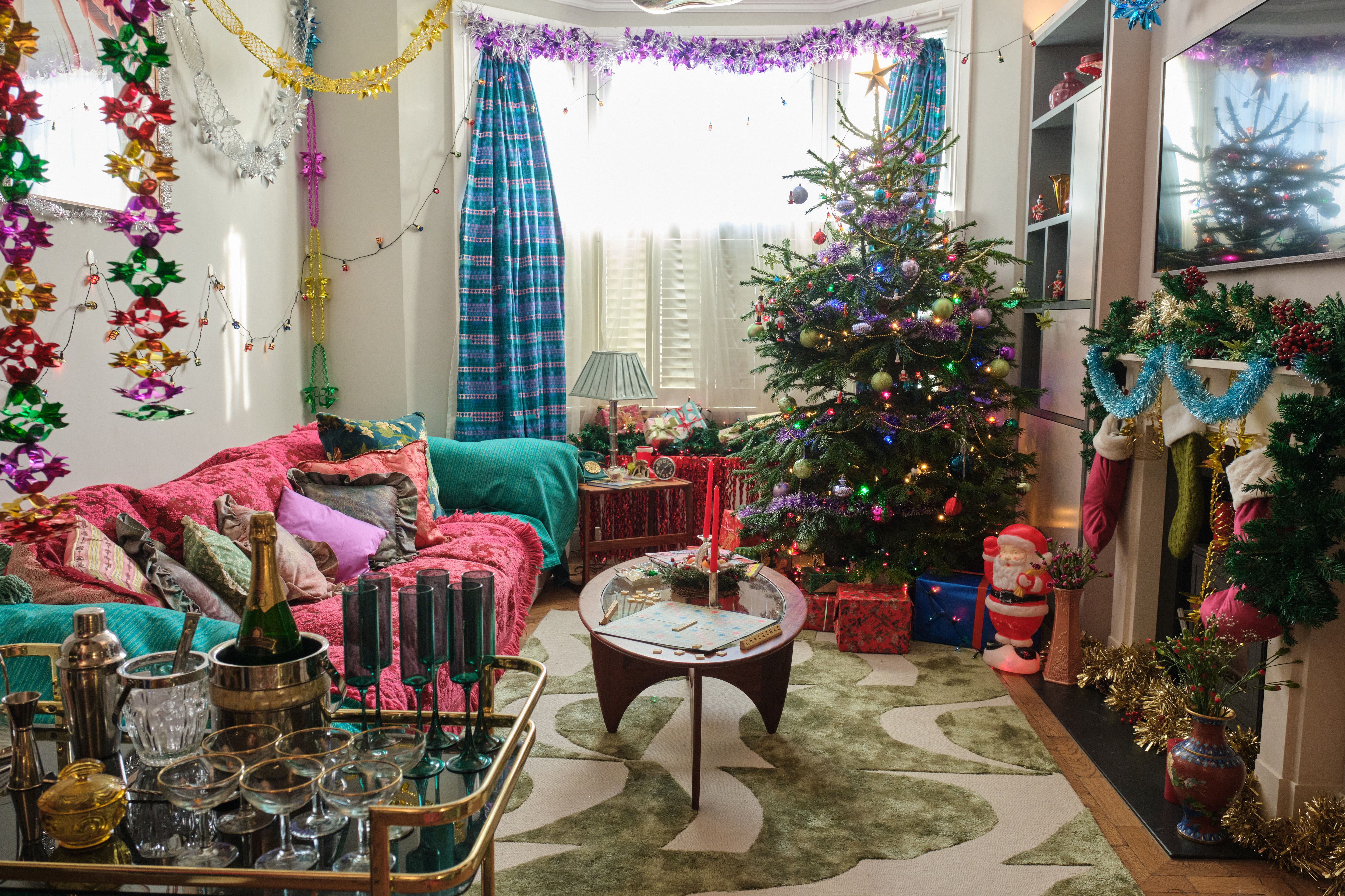 Stay In This London Property Reimagined As An 80s Christmas Home