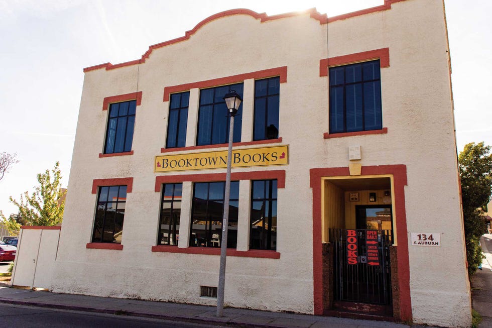 booktown books exterior
