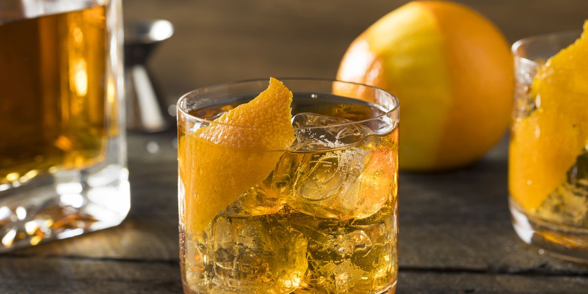 https://hips.hearstapps.com/hmg-prod/images/boozy-homemade-old-fashioned-bourbon-on-the-rocks-royalty-free-image-661986692-1536869170.jpg?crop=1.00xw:0.752xh;0,0.139xh&resize=1200:*