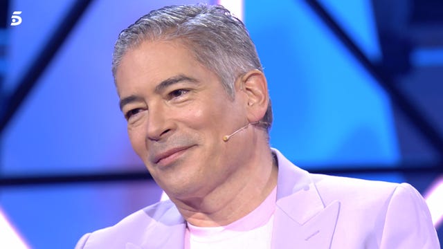 boris izaguirre, recuperado de su problema cardiovascular