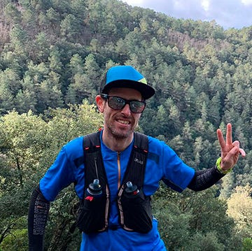 La primera Transvulcania con esclerosis múltiple de Borja García: 74km de sube y baja Este corredor de 37 años residente en Girona ya corrió la ultramaratón de montaña de La Palma en 2013, pero este sábado la afronta con esclerosis múltiple y el reto de llegar a meta tras superar más de 8.400m de desnivel en 17 horas.
