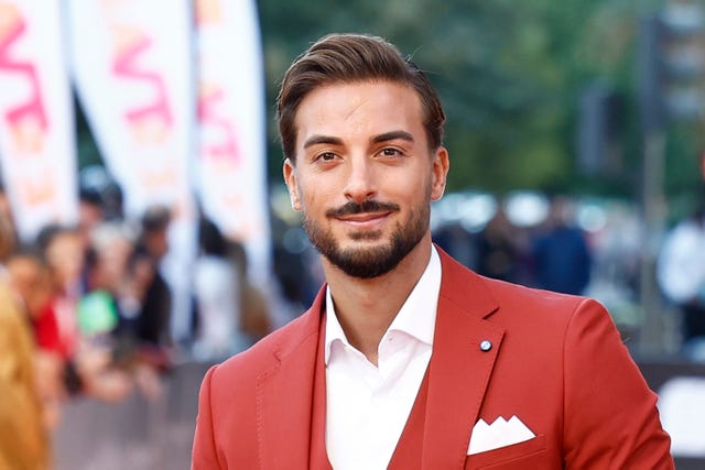 borja gonzalez en la presentacion de supervivientes all stars