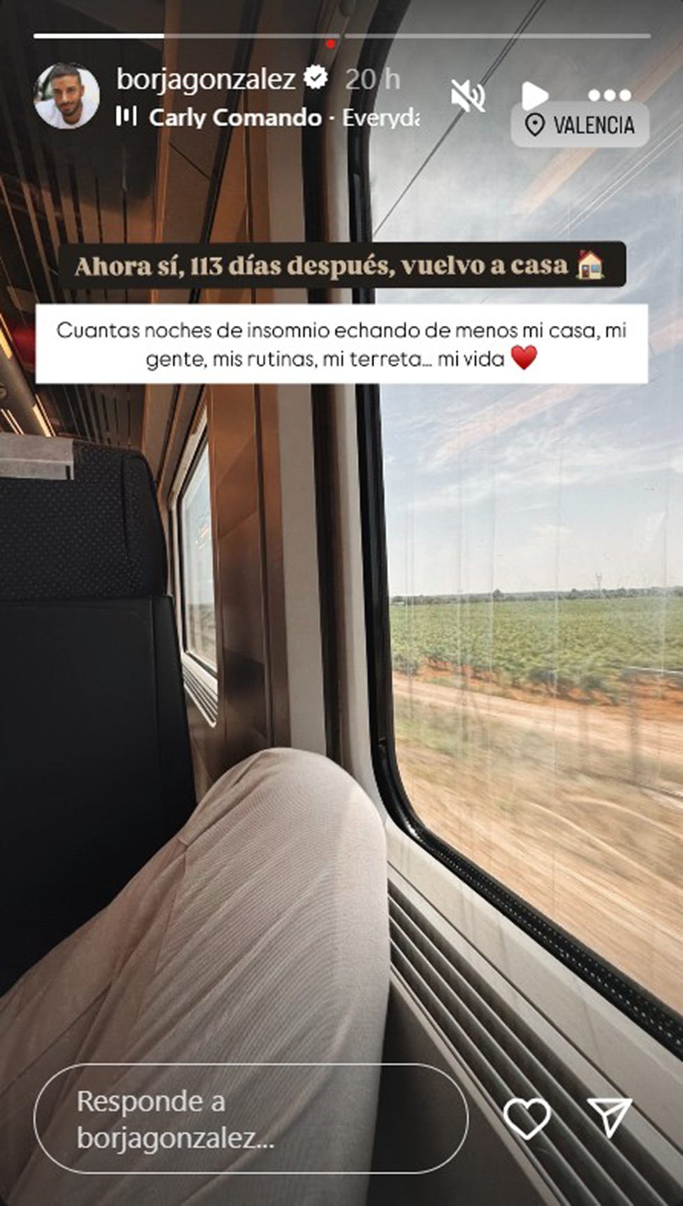 borja gonzalez en un tren a valencia tras ganar 'supervivientes'
