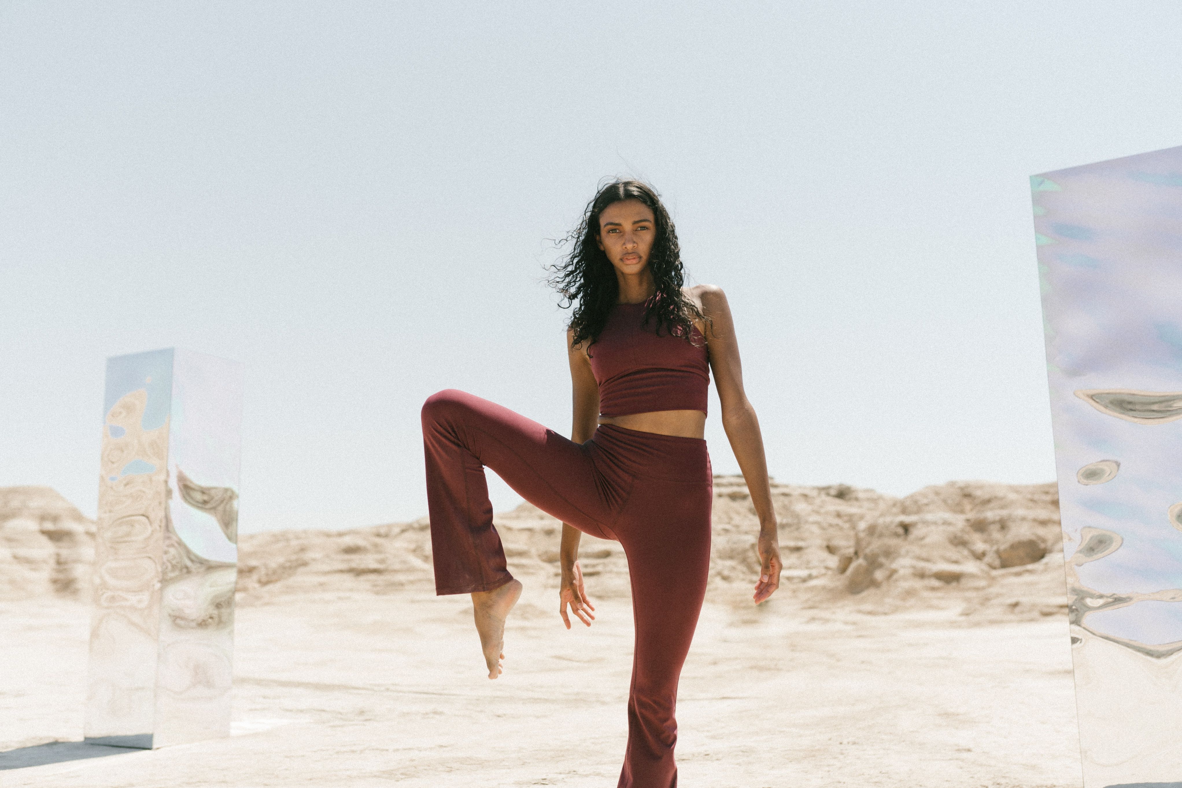 Born Living Yoga Mujer, Mejora tu Bienestar en Movimiento