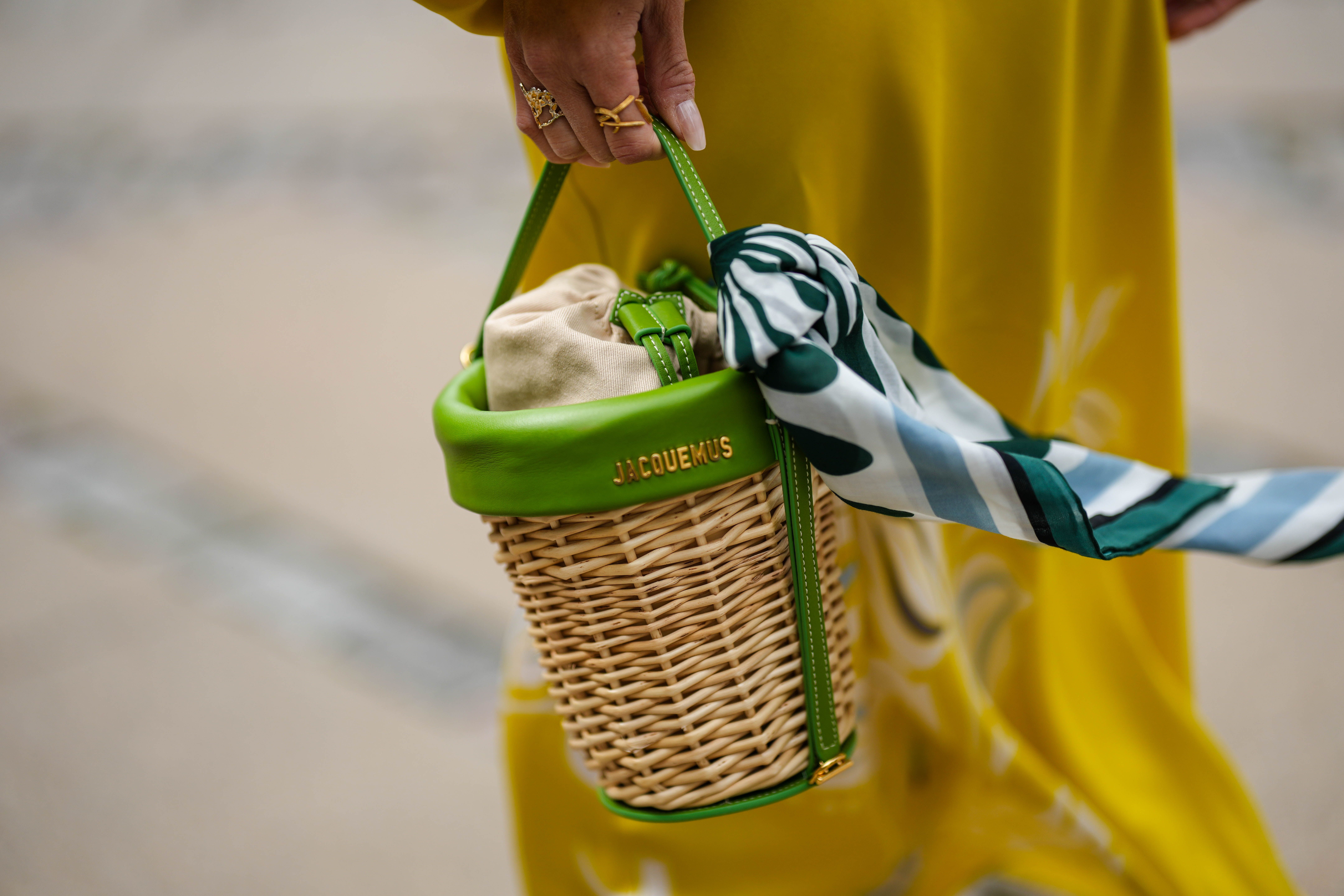 Questa è la borsa estiva da avere ora e amare per sempre (e su Mango costa meno di 30 euro)
