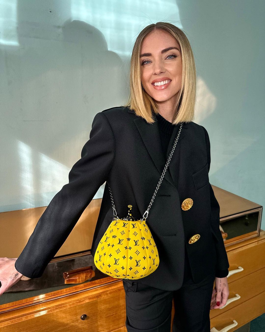 Di Chiara Ferragni e della sua borsa Louis Vuitton in palette brillante