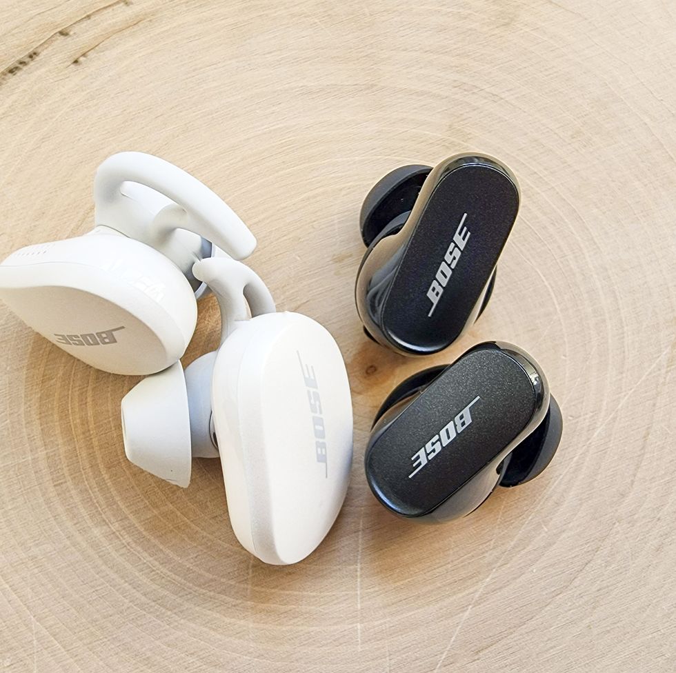 white and black bose earbuds