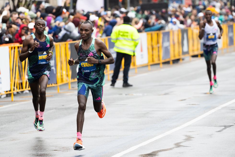 professional men run in the 2023 boston marathon