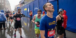 marathon finishing the boston marathon