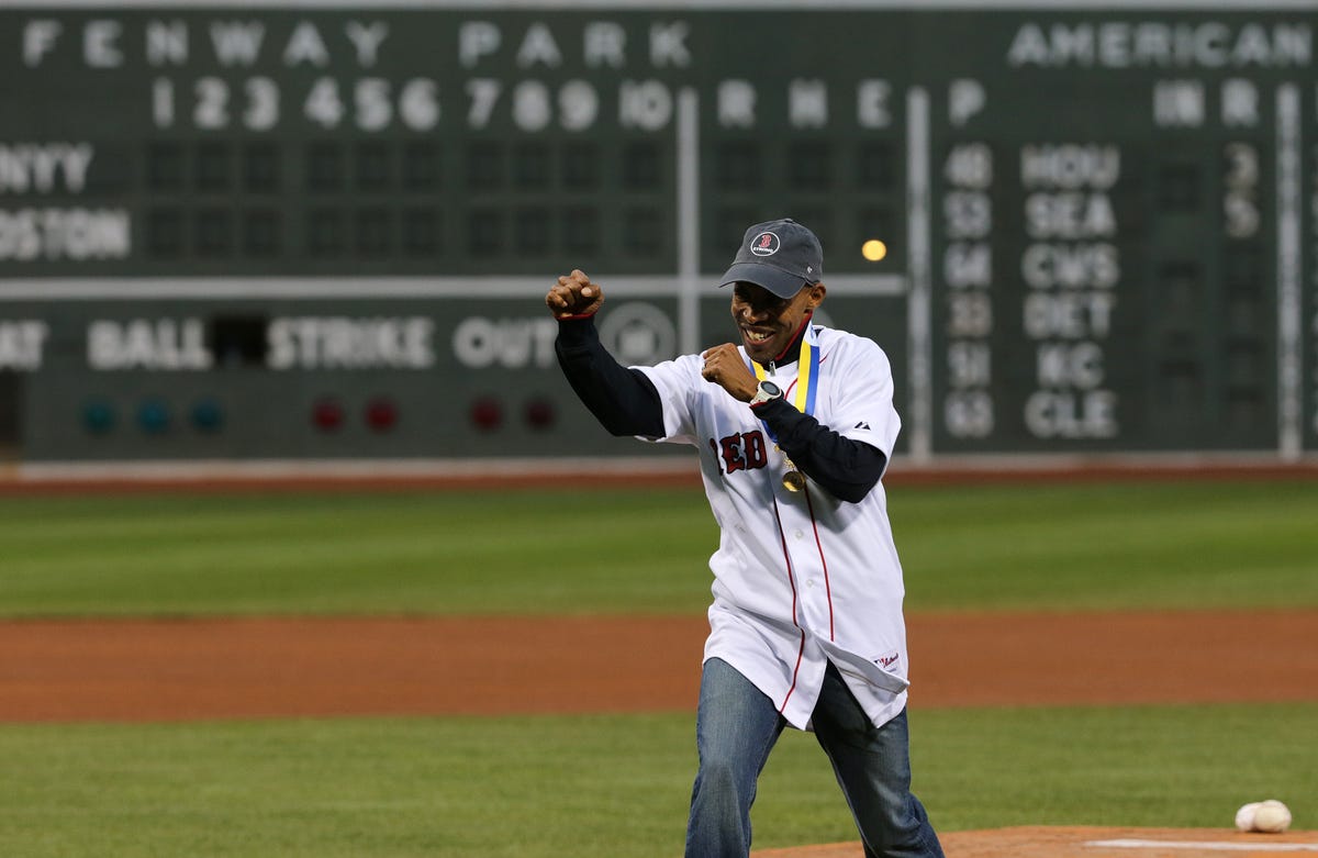 Former Red Sox stars shine at Boston Marathon