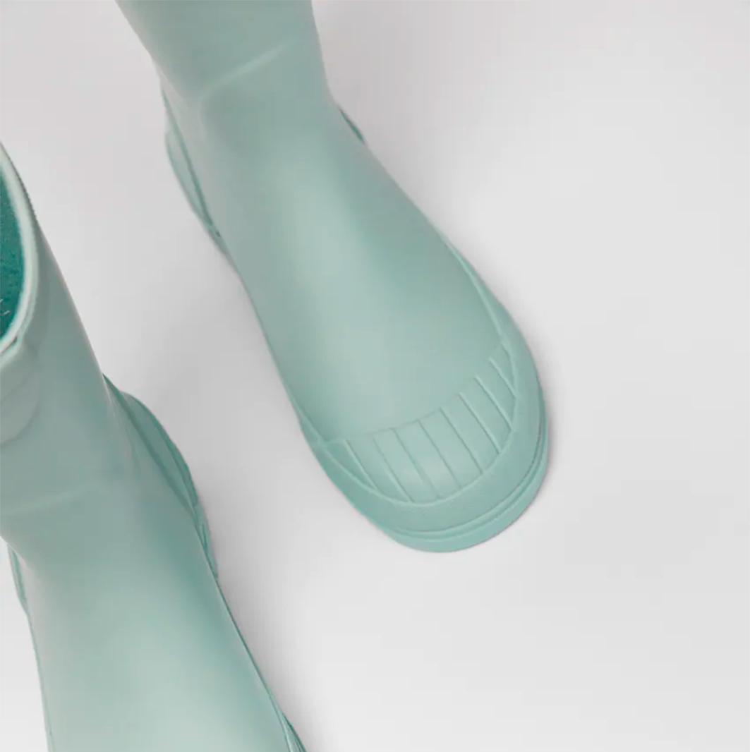 compuesto salvar Expresamente La nueva y colorida colección de botas de agua de Zara