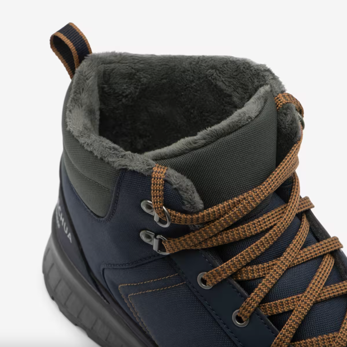 Colas en Decathlon para comprar estas botas de invierno impermeables y comodas de Quechua para hombre que han llegado a tienda esta misma noche