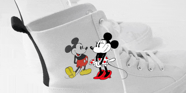 Estas zapatillas Mickey Mouse bien valen una visita rápida a